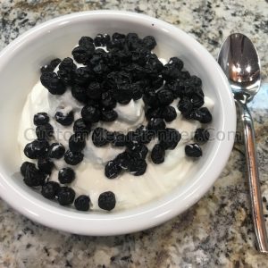 yogurt-and-raisen-meal